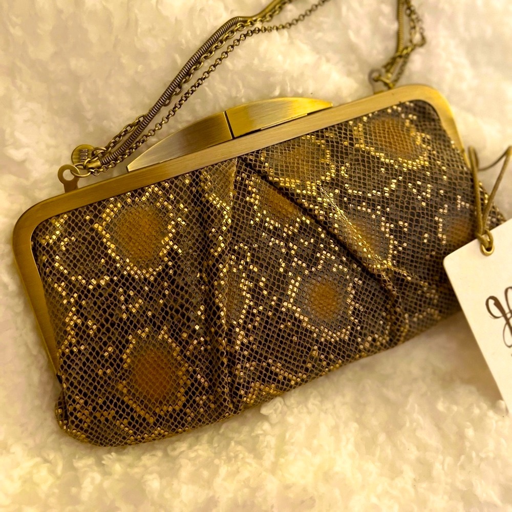 HOBO NWT CLUTCH /wallet HAYLLY METAL SNAKE